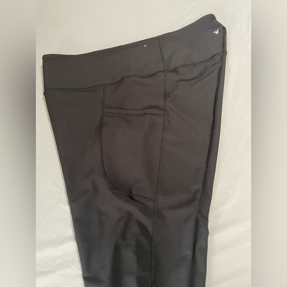 Old Navy Black Active Crop Leggings Sleek Fit, High-Rise,Go Dry , size XL - Picture 7 of 8